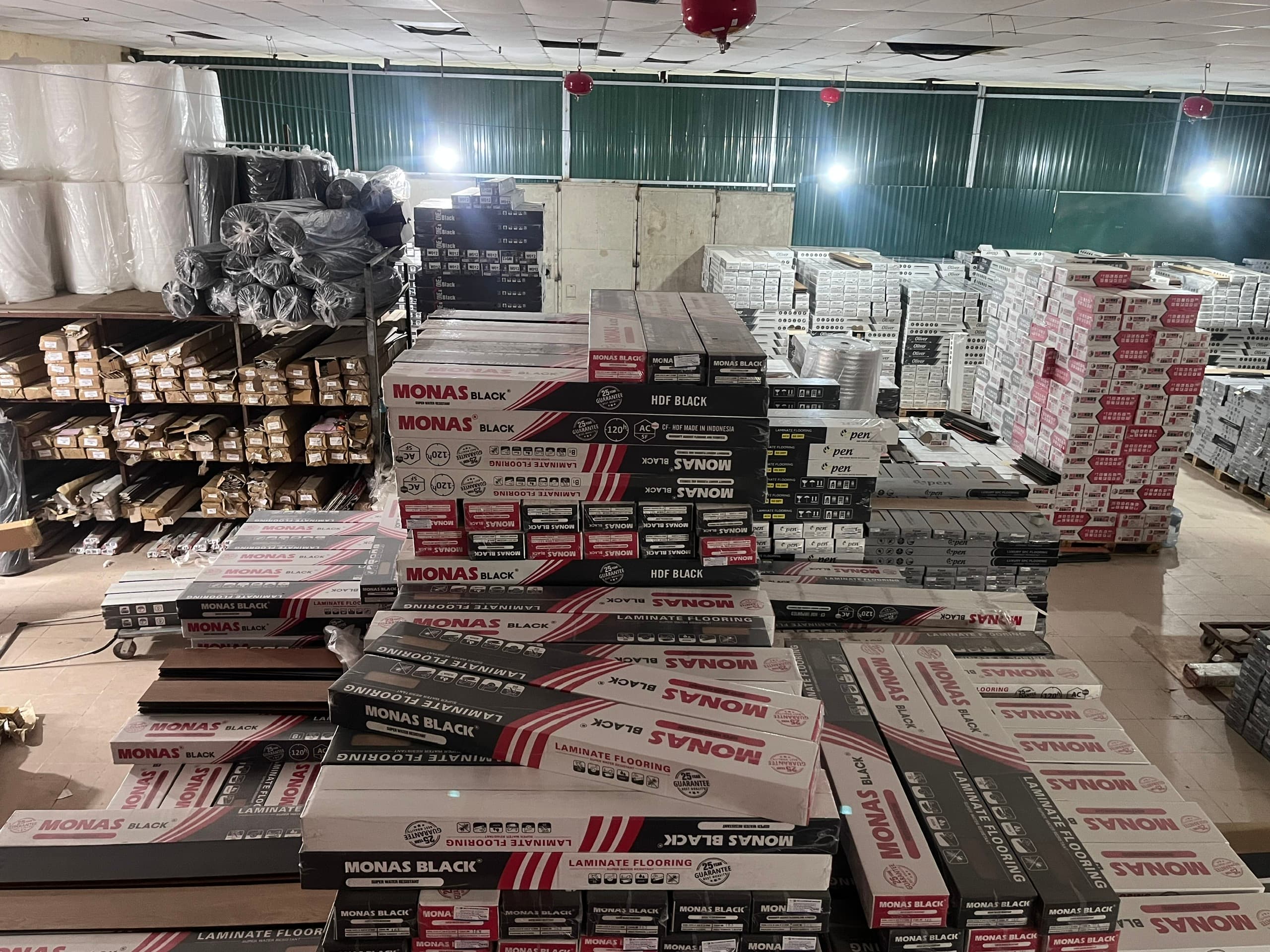 Showroom sàn gỗ cao cấp